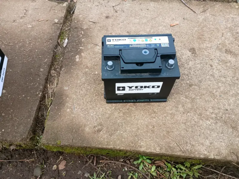 Batería auto 12 volts 65 amperes - 3