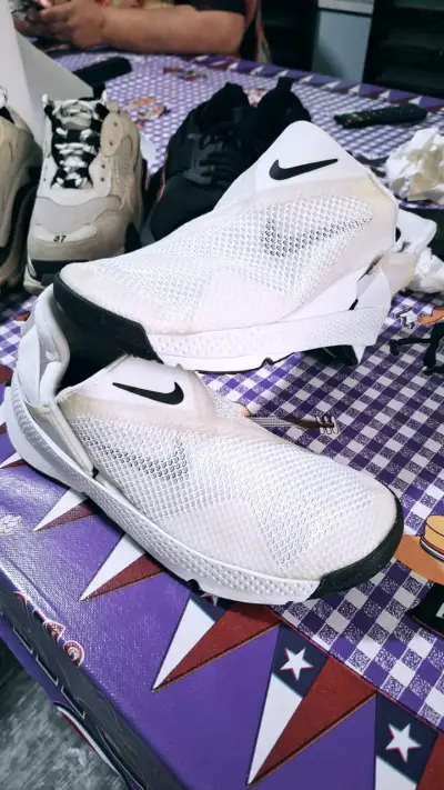 Zapatillas deportivas blancas Nike con malla - miniatura 1