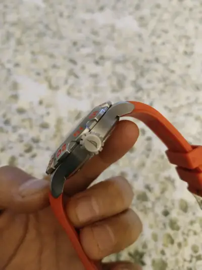 Reloj Nautica rojo deportivo resistente al agua - miniatura 3