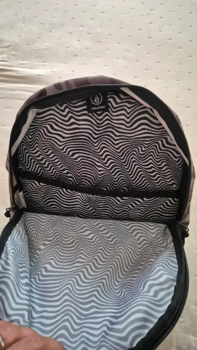 Mochila Volcom camuflaje con bolsillo frontal - miniatura 2