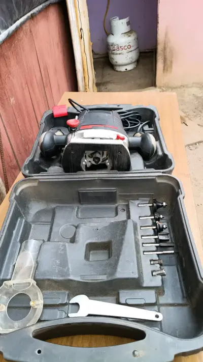 Fresadora eléctrica Skil potente y versátil - miniatura 6