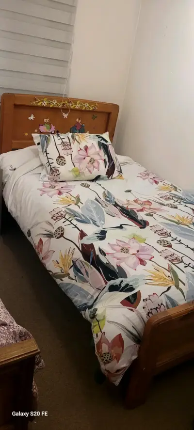 Cama de madera para niños con diseño floral - miniatura 2