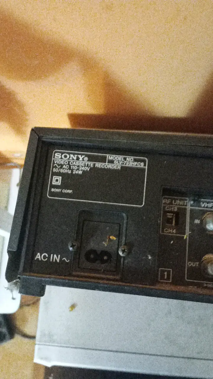 Reproductor de Video Cassette Sony Hi-Fi Stereo - 2
