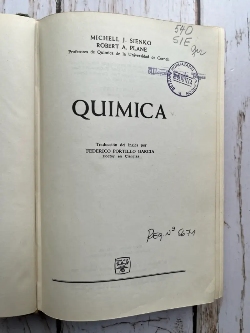 Química de Michell J. Sienko y Robert A. Plane - 2