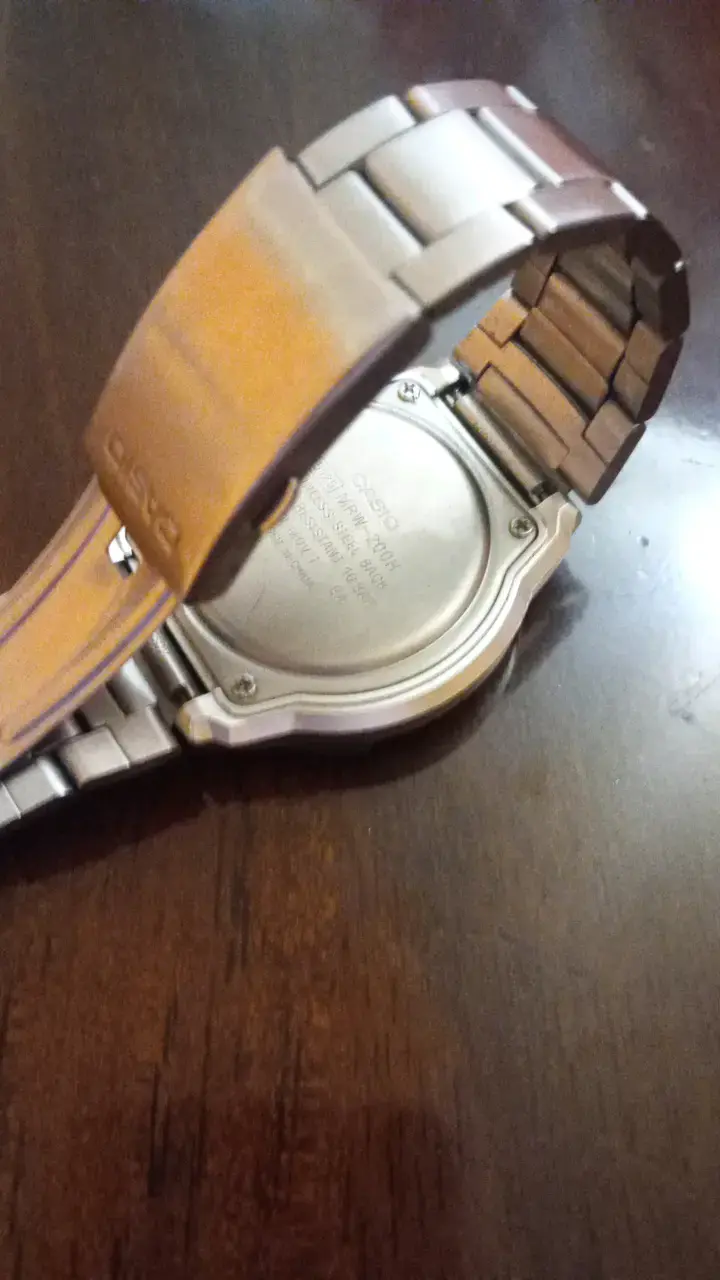 Reloj Casio analógico resistente al agua - 2