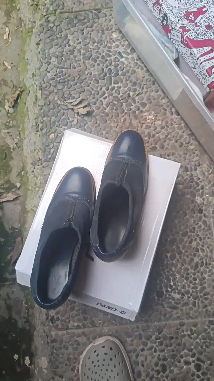 Zapatos de tacón azul con cierre frontal - 3