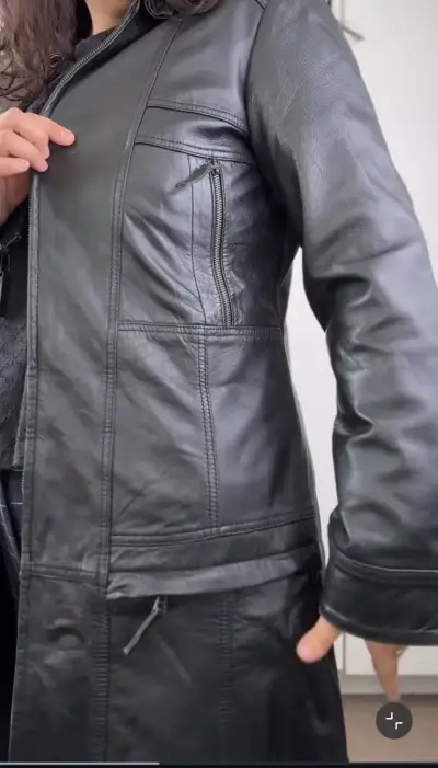 Abrigo negro  100% cuero - miniatura 2