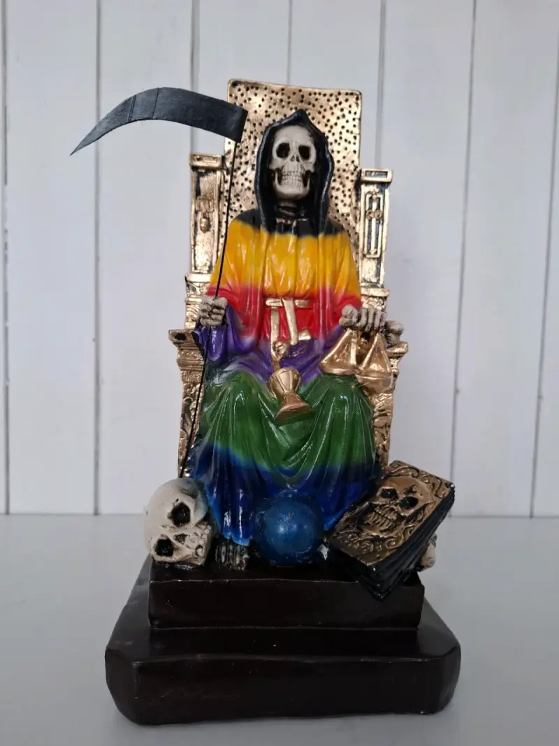 Figura de Santa Muerte Multicolor en Trono - 4