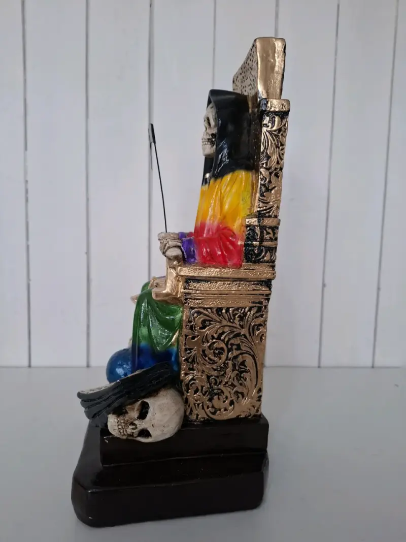 Figura de Santa Muerte Multicolor en Trono - 5