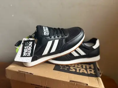 Zapatillas deportivas North Star negras y blancas - miniatura 1