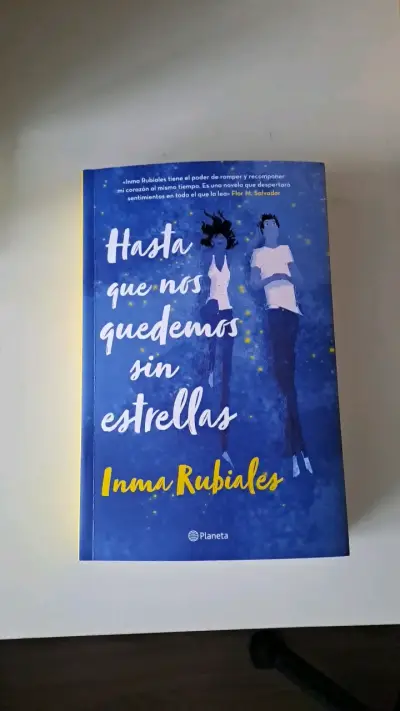 Libro 'Hasta que nos quedemos sin estrellas' - miniatura 1
