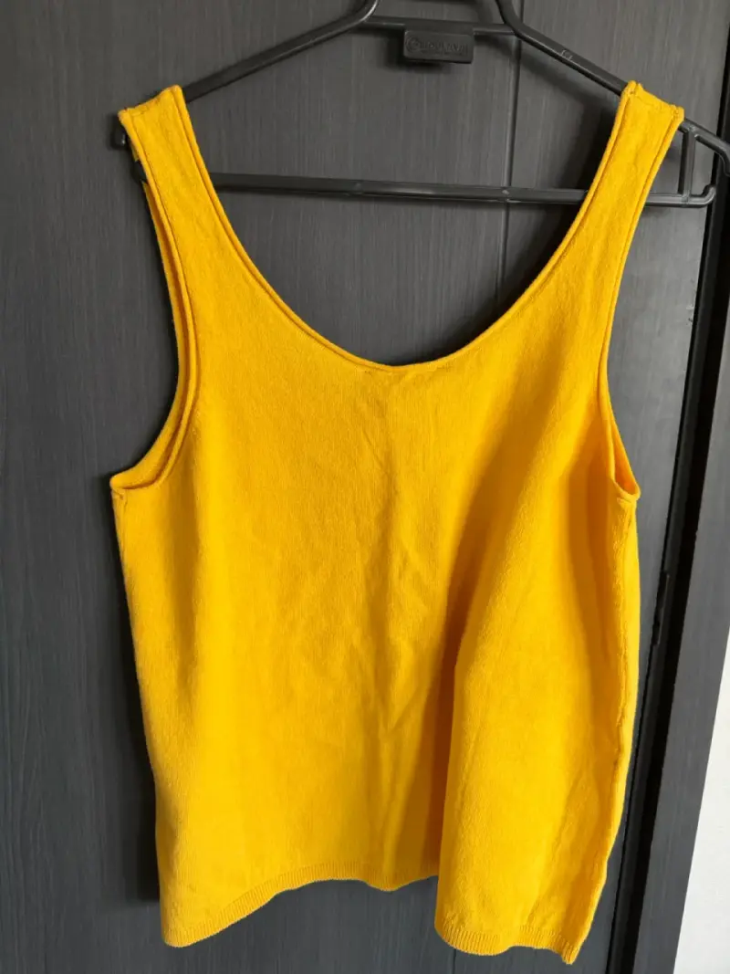 Polera sin mangas amarilla talla XL - 1