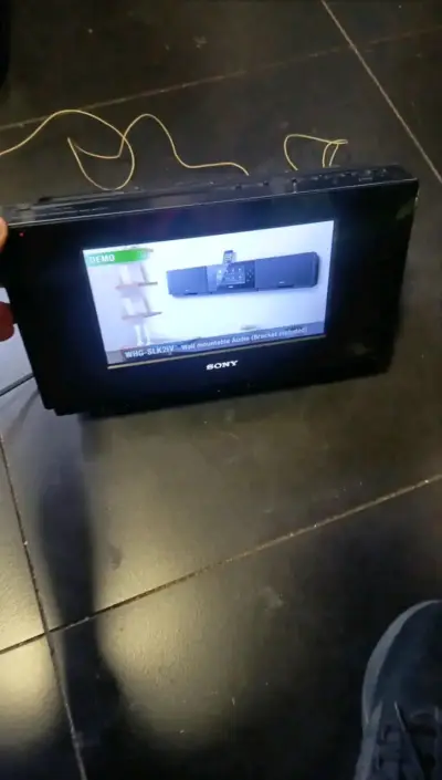 Pantalla portátil Sony con reproductor multimedia - miniatura 1