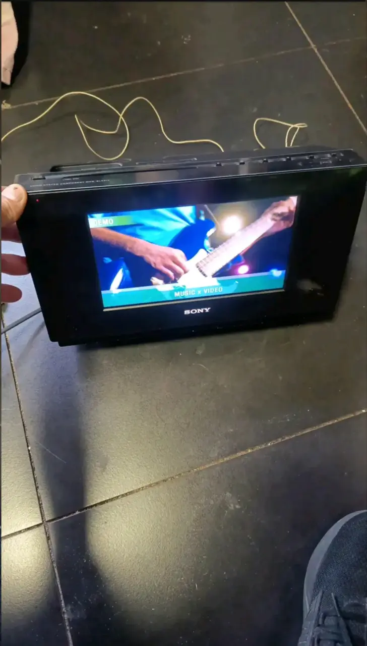 Pantalla portátil Sony con reproductor multimedia - 3