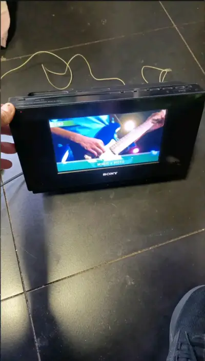 Pantalla portátil Sony con reproductor multimedia - miniatura 3