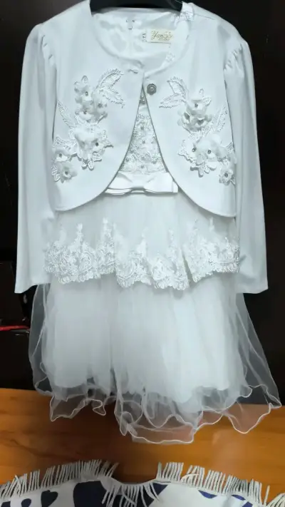 Vestido de Primera Comunión con Chaqueta Blanca - miniatura 2