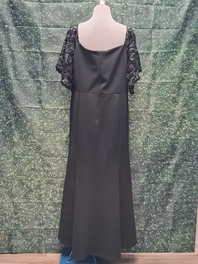 Vestido largo negro con encaje elegante - miniatura 2