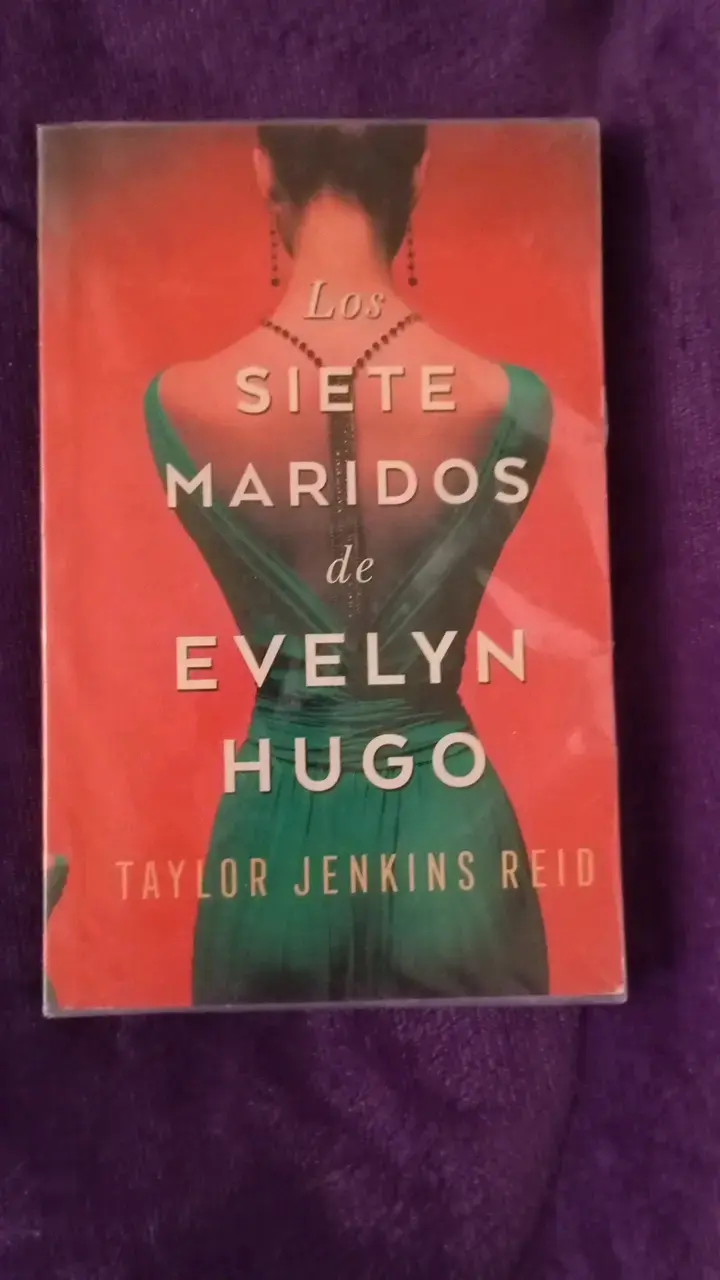 Libro "Los Siete Maridos de Evelyn Hugo" - 1