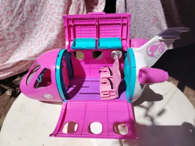 Avión de juguete rosa para muñecas - miniatura 1