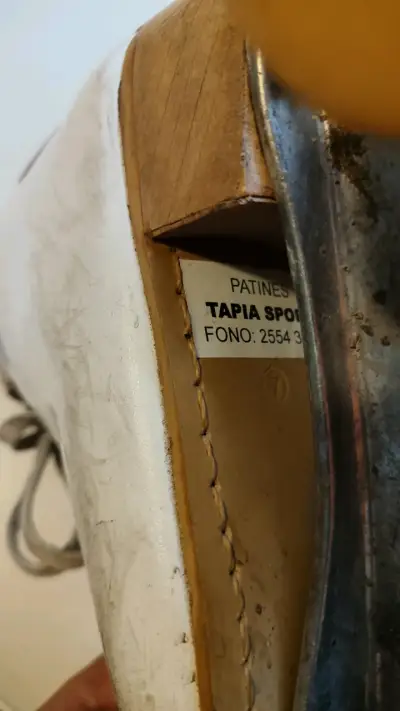 Patines de Cuatro Ruedas Blancos Usados - miniatura 2