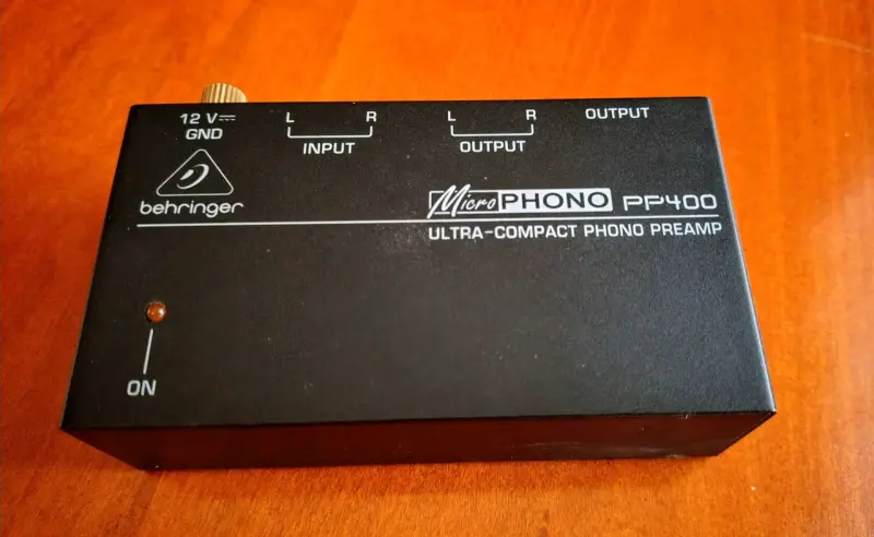 Preamp Phono Behringer PP400 Ultra Compacto - 1