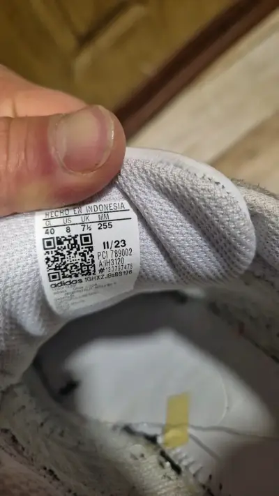 Zapatillas Adidas Superstar Blancas con Detalles de Colores - miniatura 4