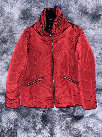Chaqueta acolchada roja para mujer - miniatura 1