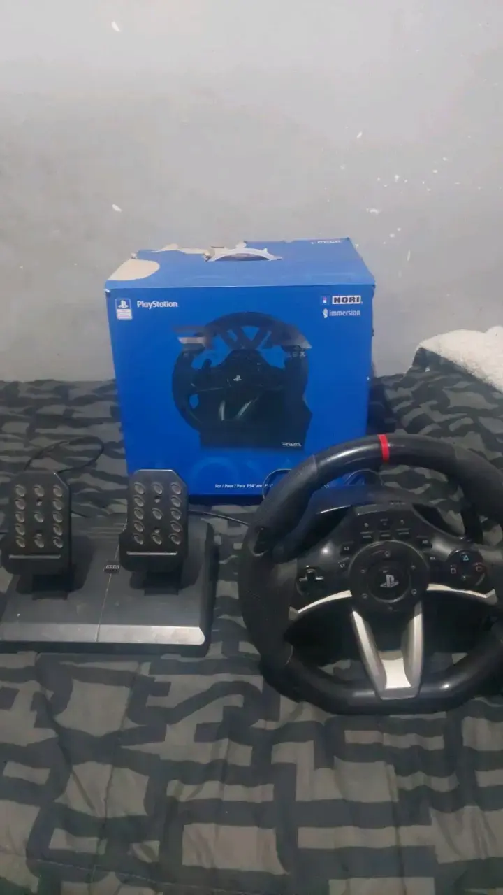 Volante y Pedales Hori para PlayStation - 1