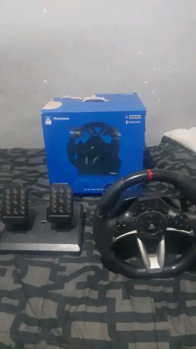 Volante y Pedales Hori para PlayStation - miniatura 1