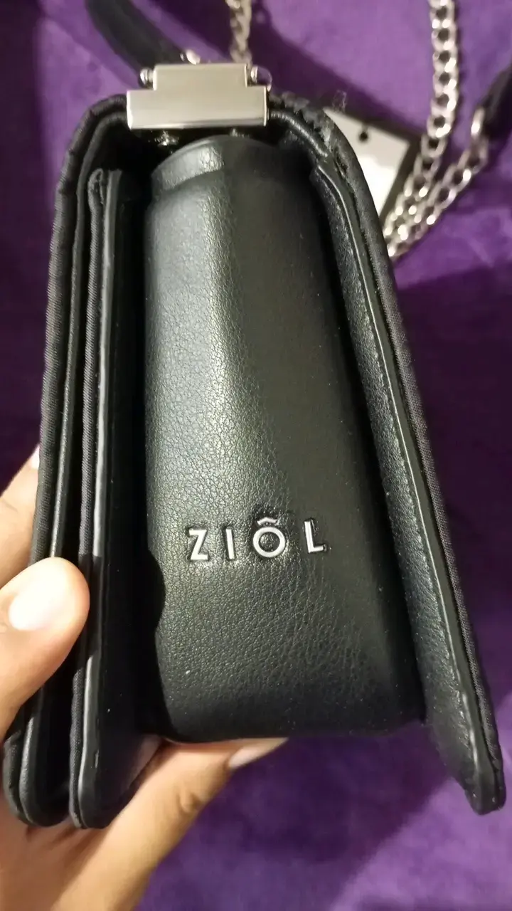 Cartera bandolera negra con cadena Ziol - 3