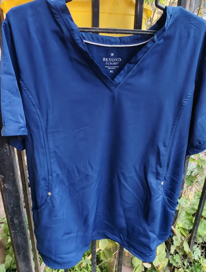 Blusas médicas estampadas y lisas para mujer - 4