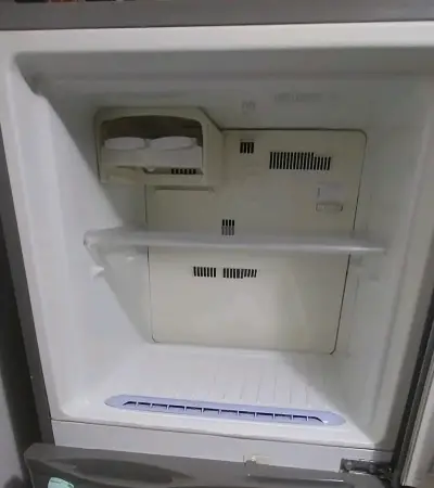 Refrigerador LG con congelador superior A+ - miniatura 2
