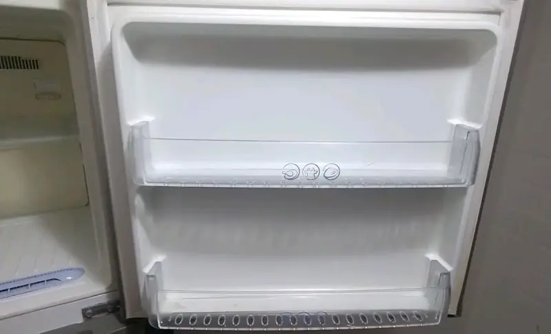 Refrigerador LG con congelador superior A+ - 4