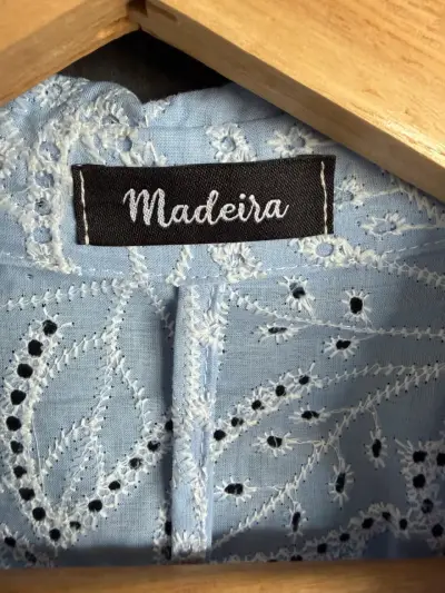 Vestido celeste bordado Madeira - miniatura 2