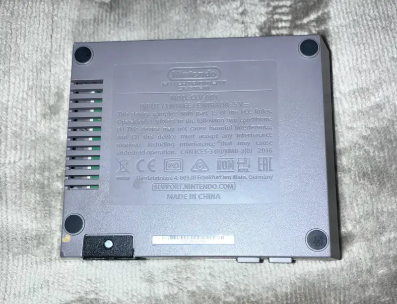 Consola Nintendo NES Classic Edition con Control - 2