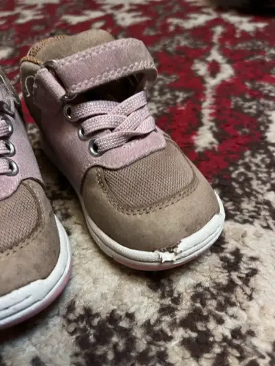 Zapatillas  Hush Puppies rosadas talla 21 - miniatura 4