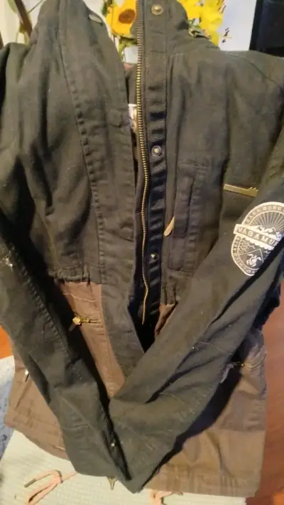 Chaqueta con diseño de mapas y capucha - miniatura 2