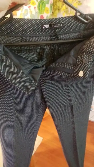 Pantalones formales negros Zara para mujer - miniatura 2