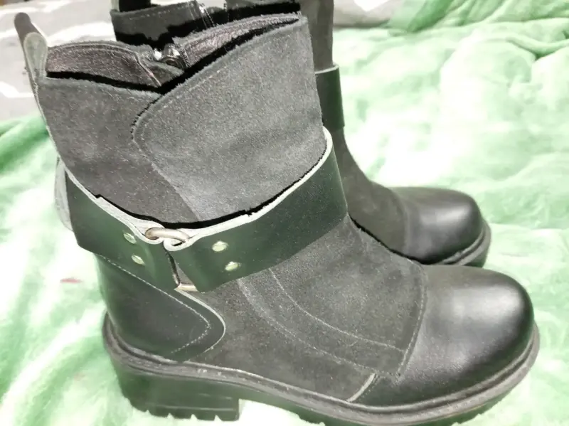 Botas negras de cuero y gamuza para mujer - 2