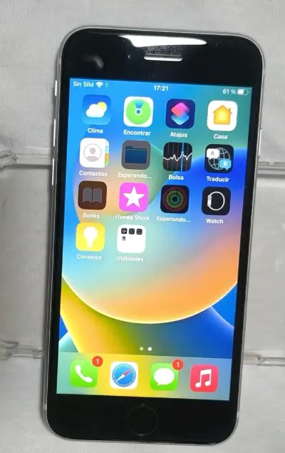 iPhone con carcasa transparente en buen estado - miniatura 1