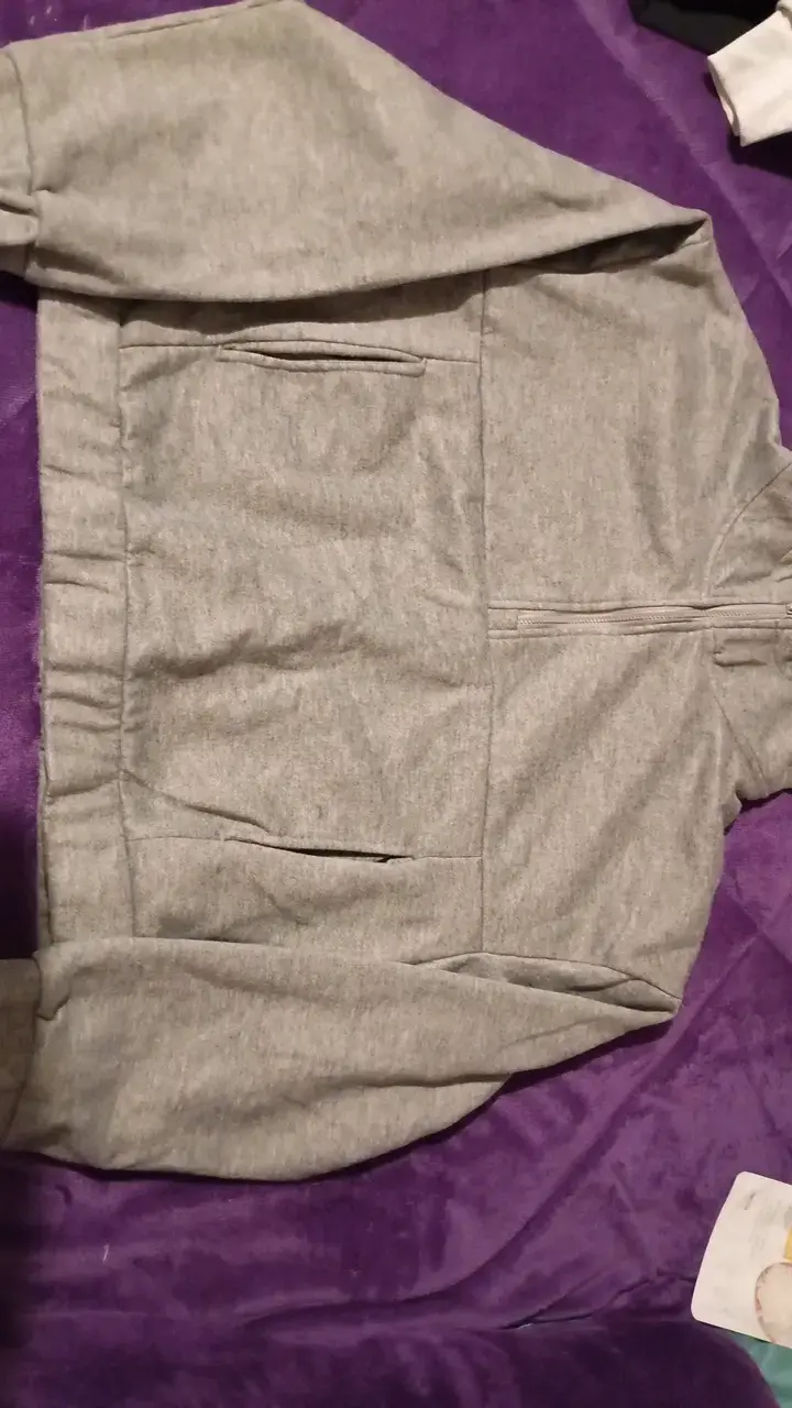 Polerón gris con capucha para mujer - 2