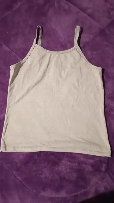 Polera sin mangas gris Hanes para mujer - miniatura 1