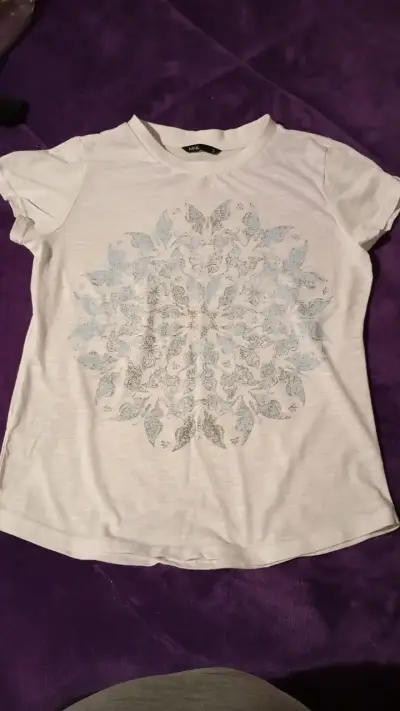 Polera blanca con diseño floral MNL talla S - miniatura 1
