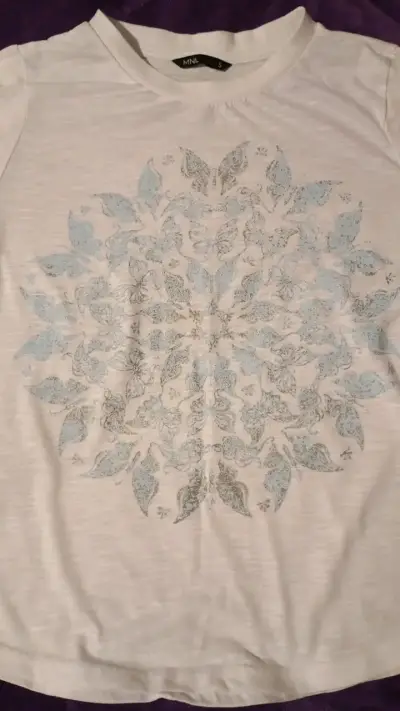 Polera blanca con diseño floral MNL talla S - miniatura 3