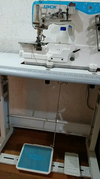 Máquina de Coser Industrial Jack Overlock - miniatura 3