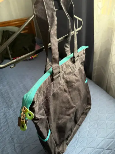 Bolso de mano negro con detalles turquesa - miniatura 3