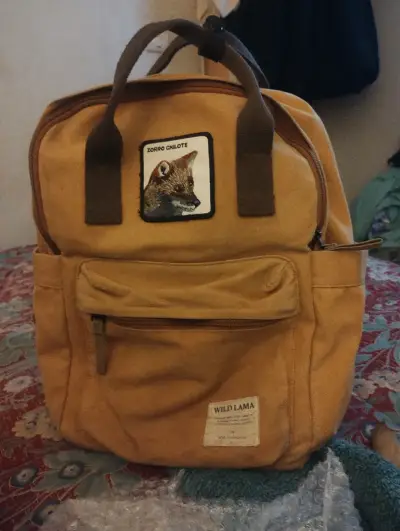 Mochila Wild Lama Zorro Chilote color mostaza - miniatura 1