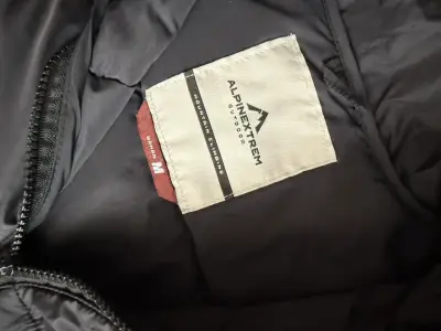 Chaqueta acolchada Alpina color negro - miniatura 3