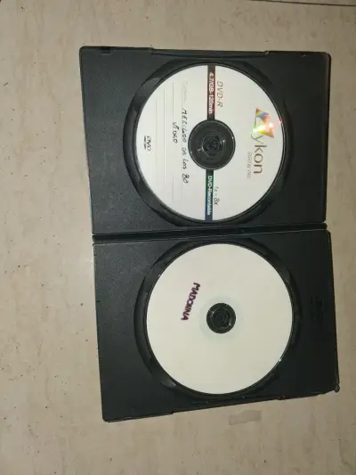 DVD de conciertos de Madonna y éxitos de los 80 - miniatura 1