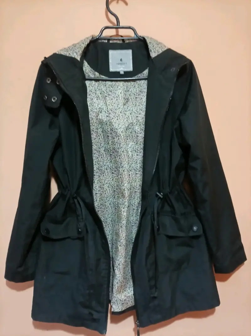 Parka negra con forro floral Newport talla M - 4